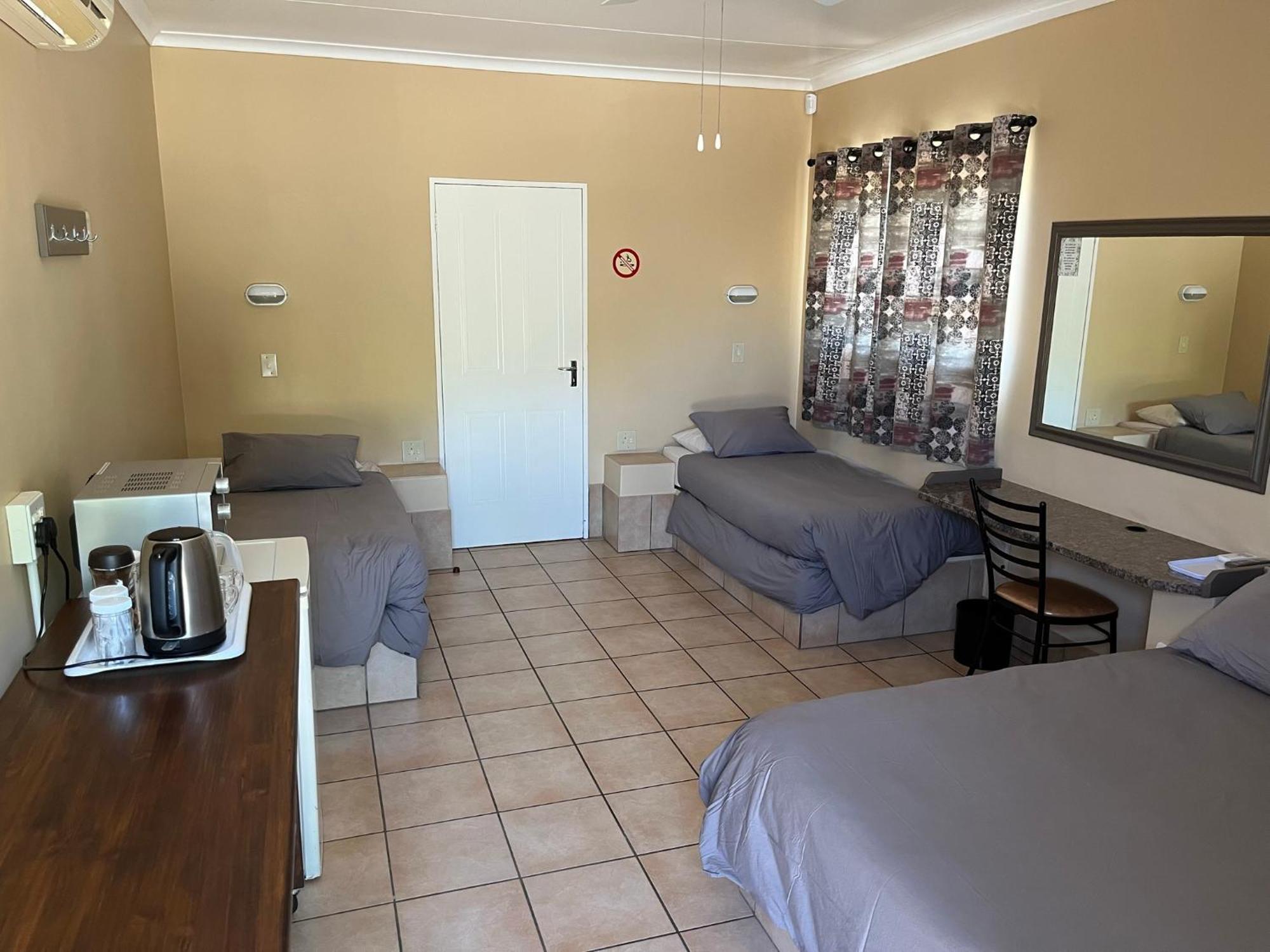 Sunset Chalets Colesberg Bagian luar foto