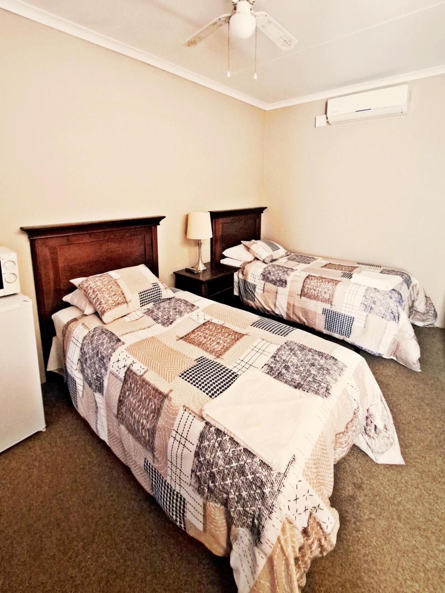 Sunset Chalets Colesberg Bagian luar foto