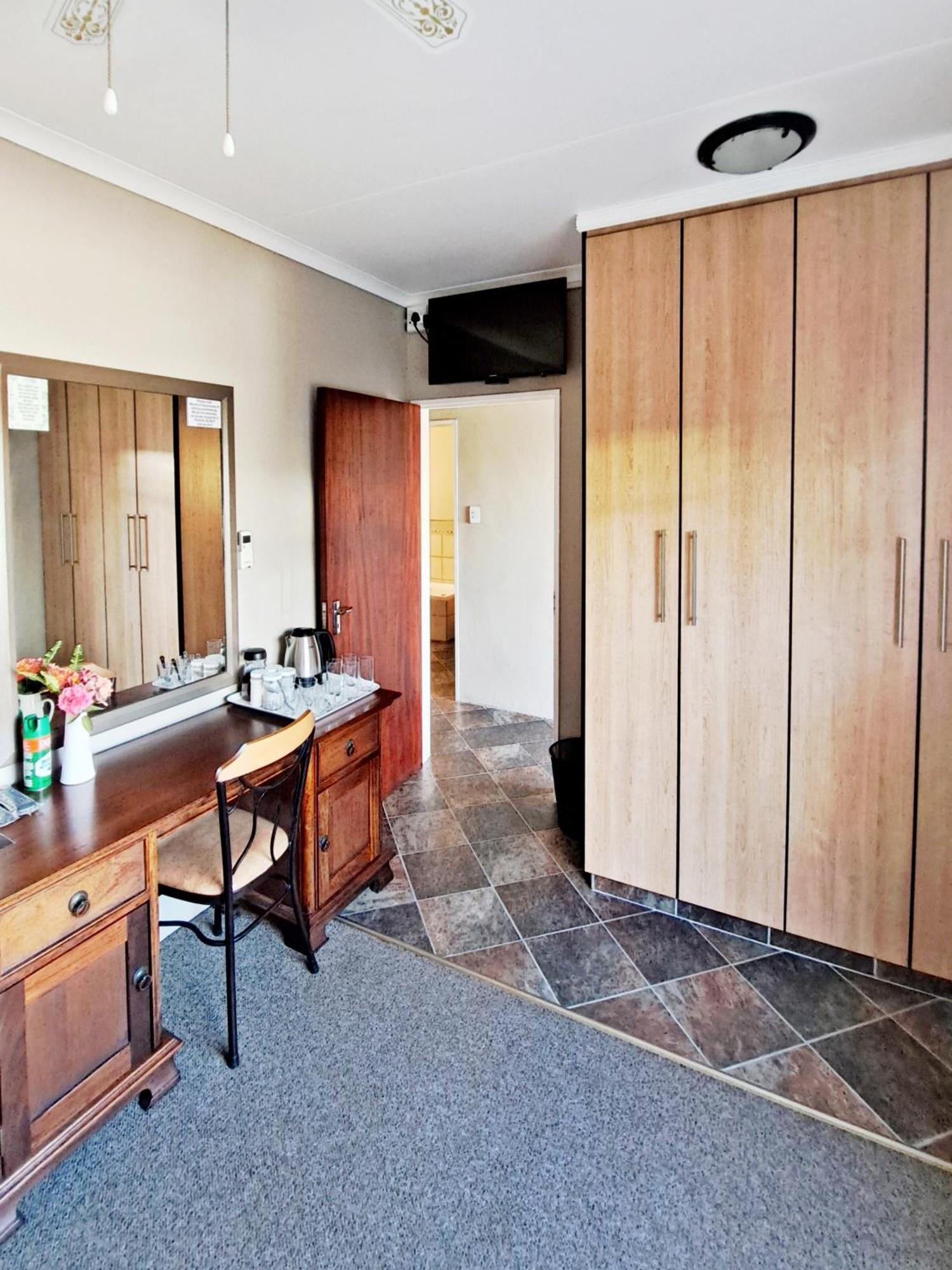Sunset Chalets Colesberg Bagian luar foto