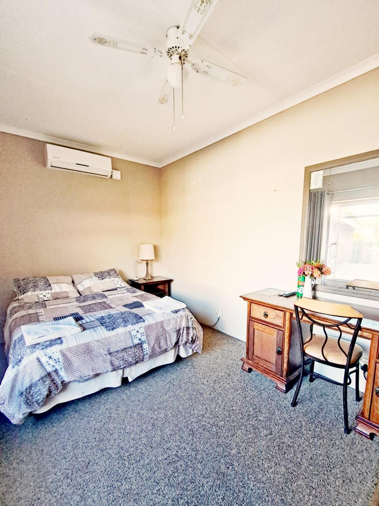 Sunset Chalets Colesberg Bagian luar foto