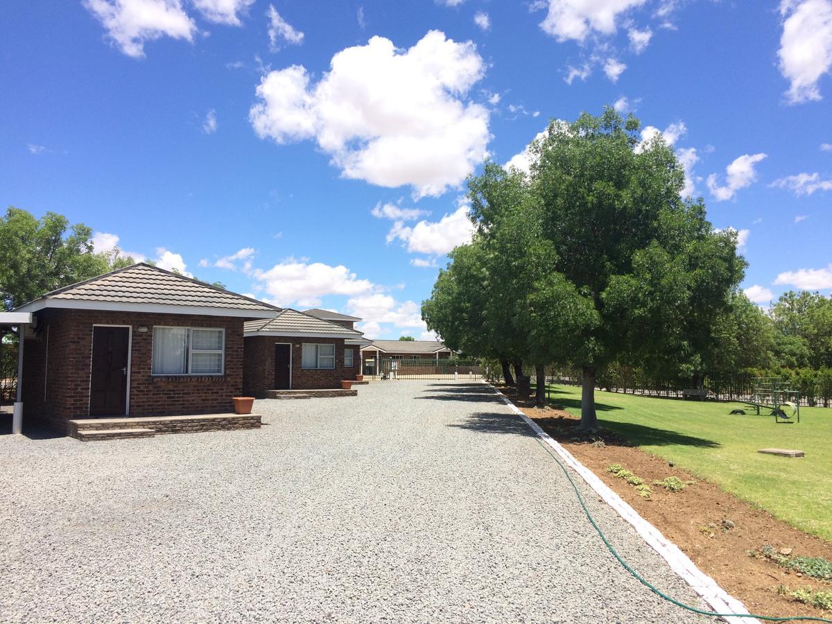 Sunset Chalets Colesberg Bagian luar foto