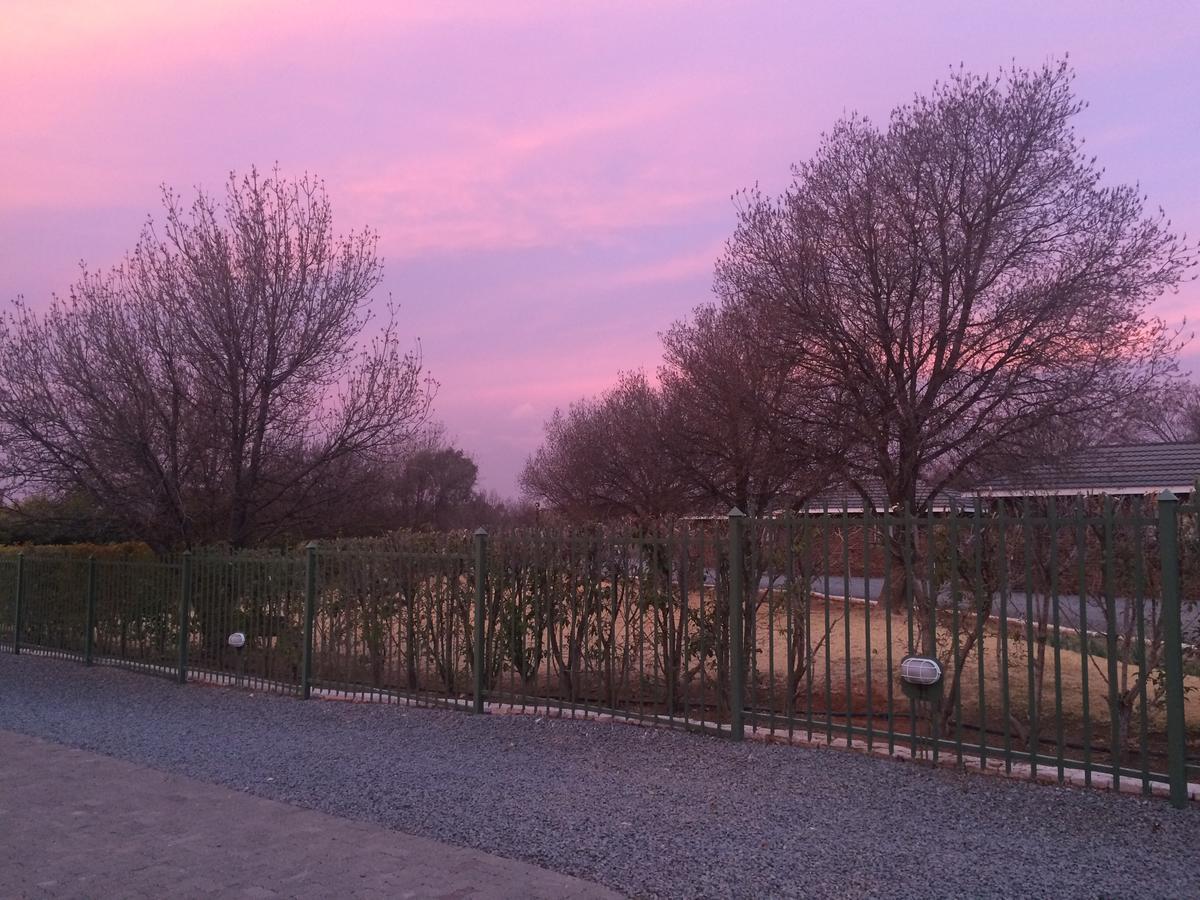 Sunset Chalets Colesberg Bagian luar foto