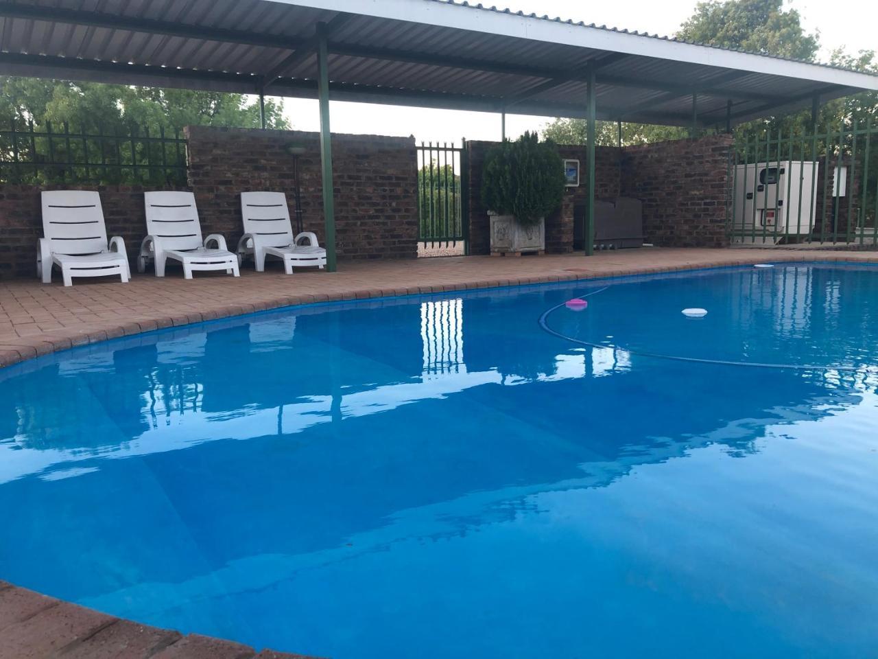 Sunset Chalets Colesberg Bagian luar foto